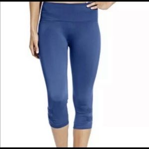CALIA BY Carrie Underwood Seamless Cropped leggings Small? See measurements pls.
